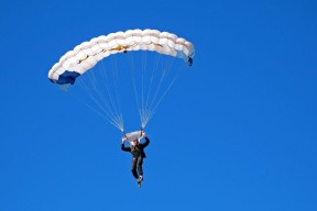 “金牛区城北体育馆：运动舞蹈赛场上的舞者们挑战极限，谁能舞出最强节奏？”